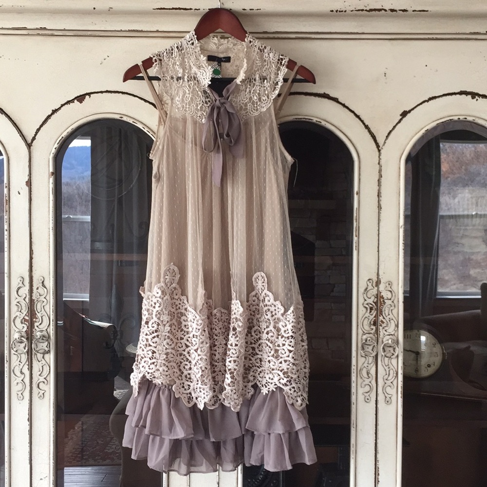 Ryu Collared Midi Dress